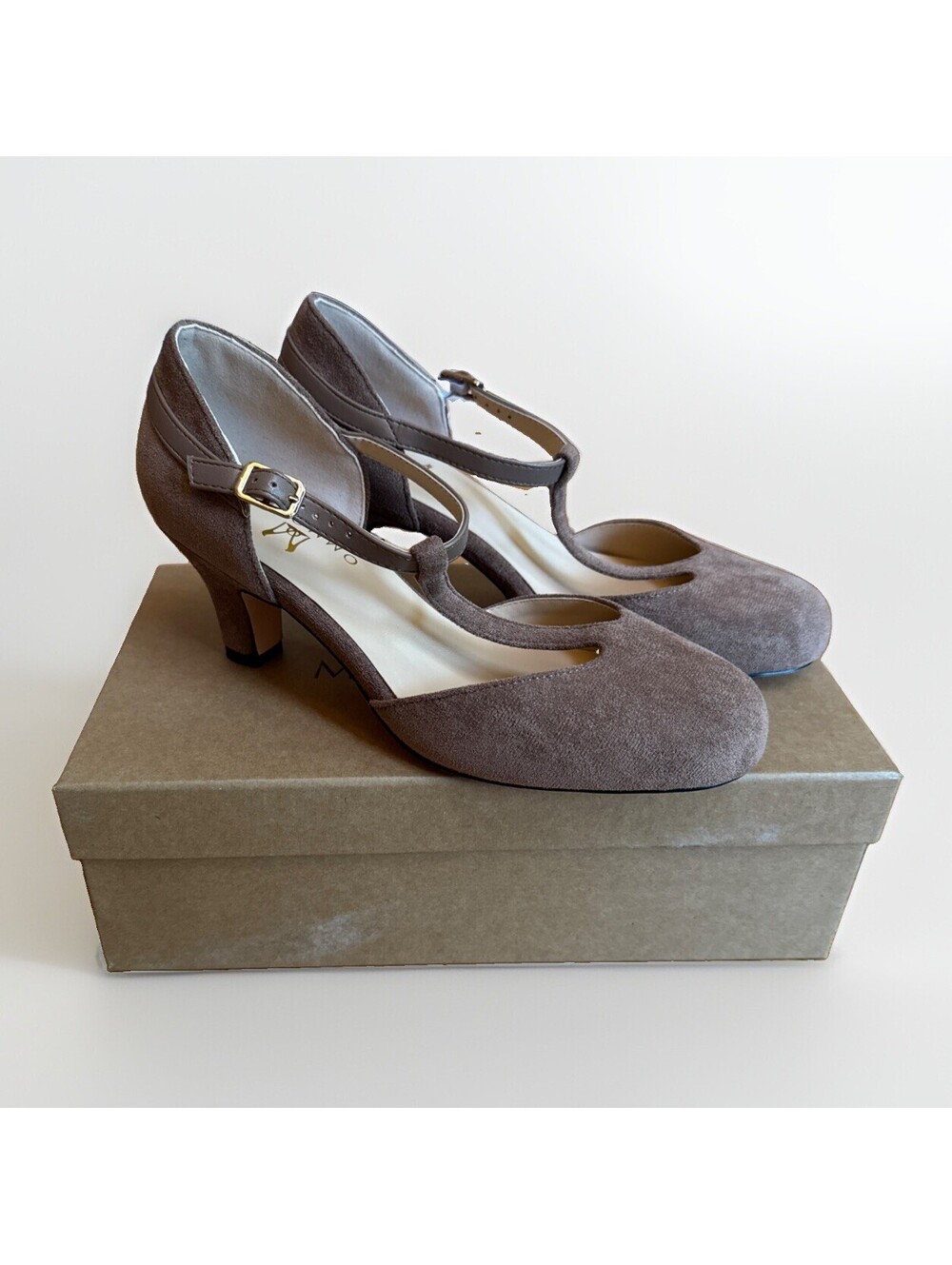 NEW MOOMMO Women's Pump Heels Light Brown Faux Suede Size 6M